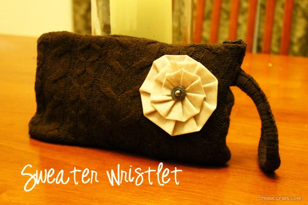 Sweater Wristlet at createcraftlove.com #wristlet #upcycle #sewing