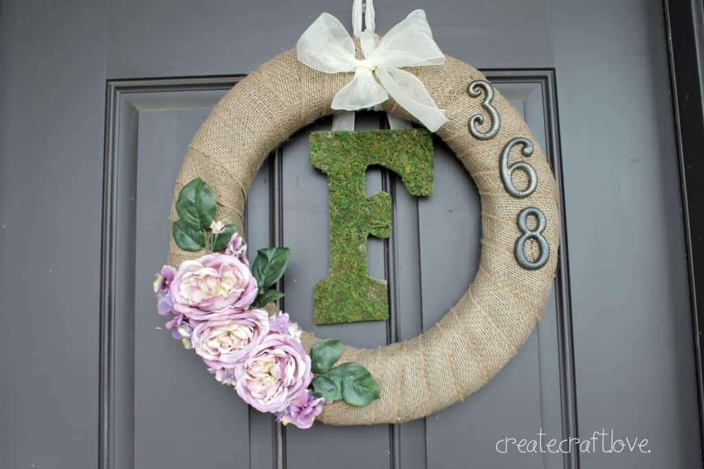 Moss Monogram Spring Wreath at createcraftlove.com #spring #wreath