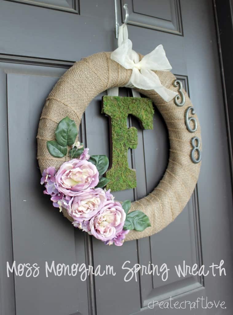 Moss Monogram Spring Wreath at createcraftlove.com #spring #wreath
