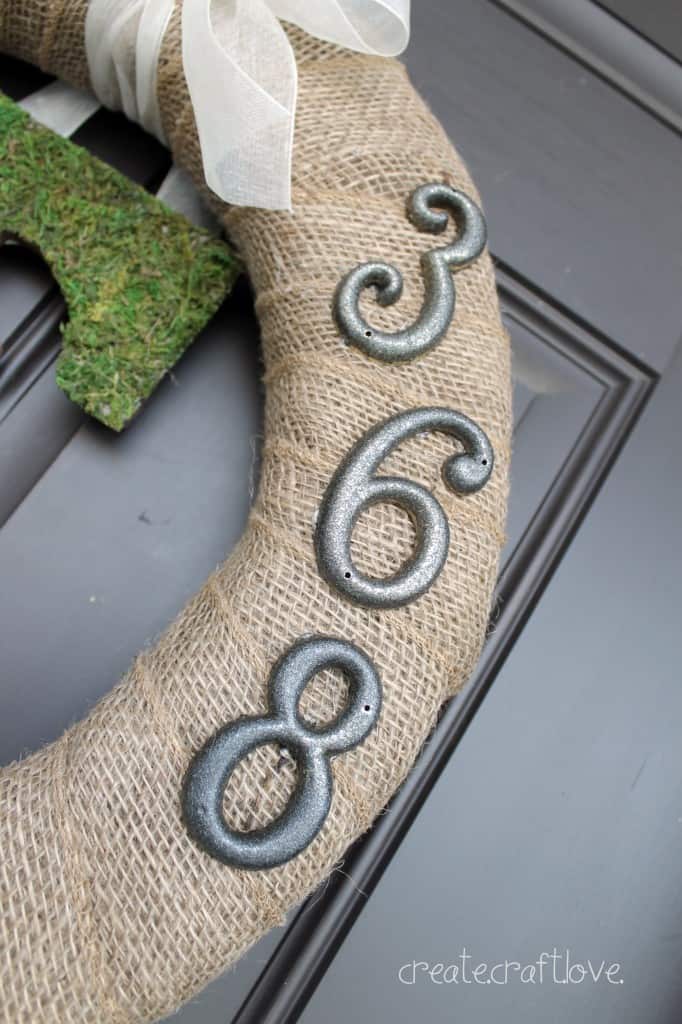 Moss Monogram Spring Wreath at createcraftlove.com #spring #wreath