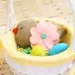 Burlap Birdies via createcraftlove.com #burlap #easter #easterbaskets