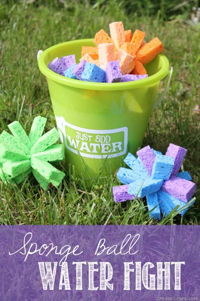 Sponge Ball Water Fight via createcraftlove.com #waterfun #outdoors #kidsactivities #summer