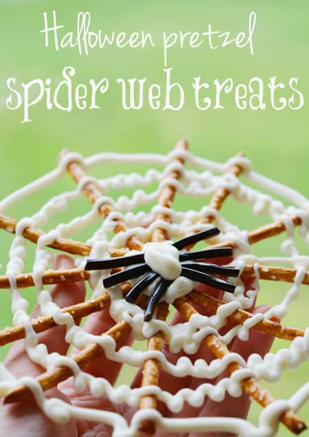 Halloween-pretzel-spider-web-treats1