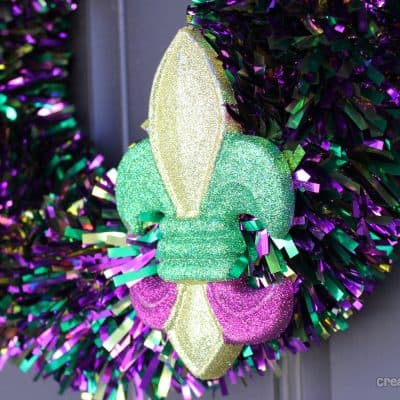 5 Minute #Mardi Gras Tinsel #Wreath at createcraftlove.com