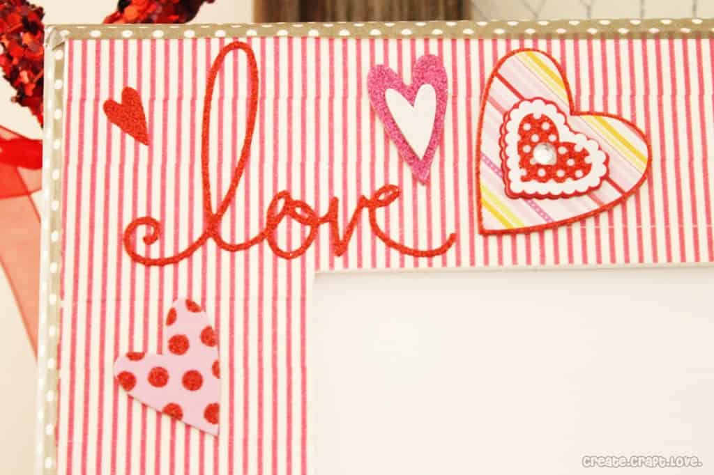 Washi Tape Frame for Valentine's Day at createcraftlove.com #valentinescrafts #valentinesday #washitape