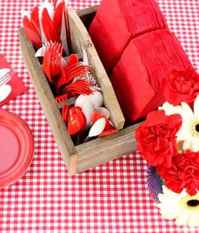 DIY Buffet Caddy from an Old Pallet - full tutorial at createcraftlove.com #DIY #buffetcaddy #powertools #ryobination