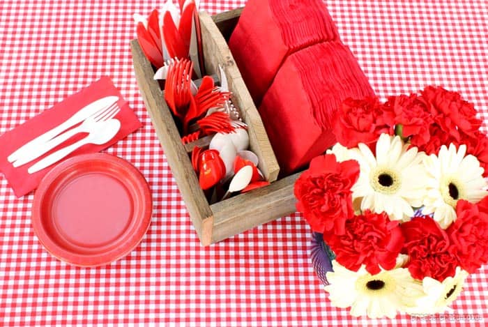 DIY Buffet Caddy from an Old Pallet - full tutorial at createcraftlove.com #DIY #buffetcaddy #powertools #ryobination