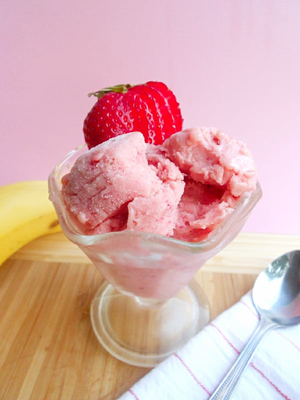two-ingredient-strawberry-banana-ice-cream