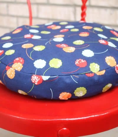 Simple Round Cushion Tutorial from createcraftlove.com #sewing #round #cushions