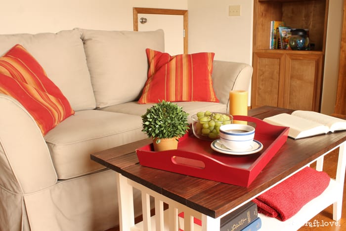 Come see how I transformed an old piece of laminate furniture into this beautiful Farmhouse Style Coffee Table! #furnituremakeover #ryobination #ad #spon