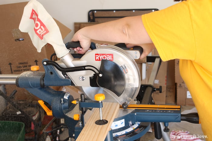 farmhousecoffeetablemitersaw