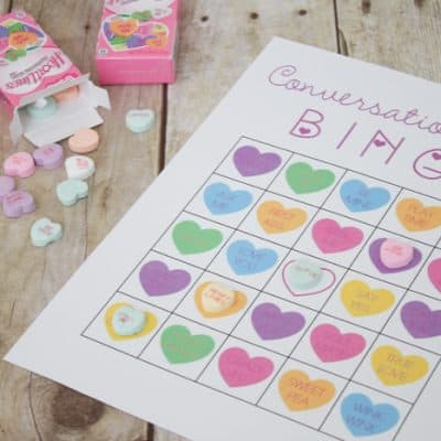 Fun Valentine's Day classroom activity - Conversation Heart Bingo! #printables #kidsvalentines #valentinesday
