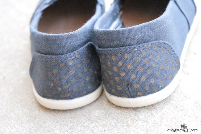 Check out how I updated my plain navy slip ons to these trendy DIY Polka Dot Shoes with the help of the Mod Podge Rocks stencils! #modpodgerocks #stencils #polkadots