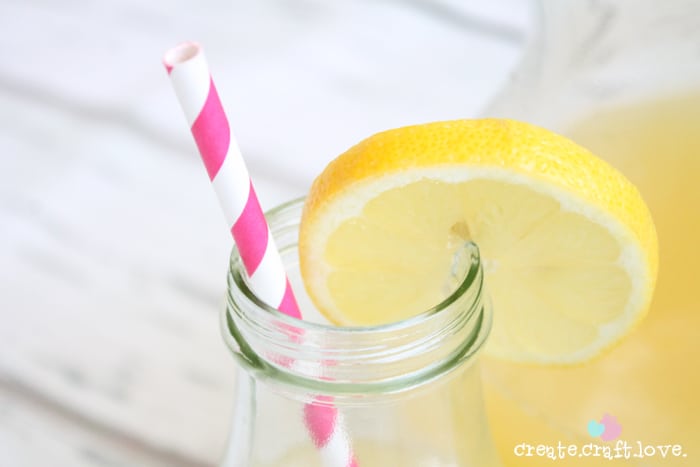 This Sparkling Pineapple Lemonade is sure to be a crowd favorite for years to come! www.createcraftlove.com