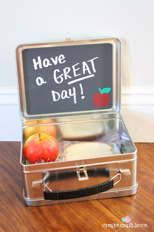 Personalized Lunchbox with Built In Message Board via createcraftlove.com