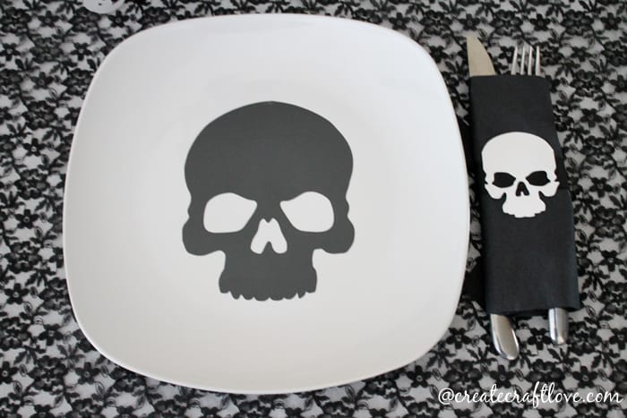 Use your Cricut Explore to create this Gothic Halloween Table Setting! #designspacestar #gothichalloween #halloween #cricutteam5