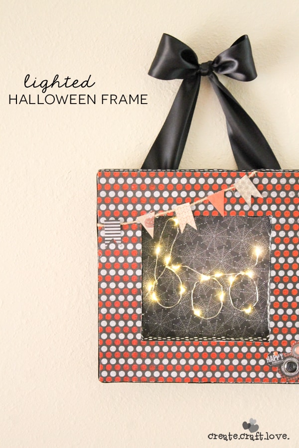 This adorable Lighted Halloween Frame is made from foam!! via createcraftlove.com