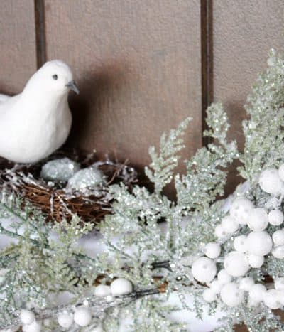 This Christmas Morning Wreath speaks to the soft quiet of a winter's morn. via createcraftlove.com