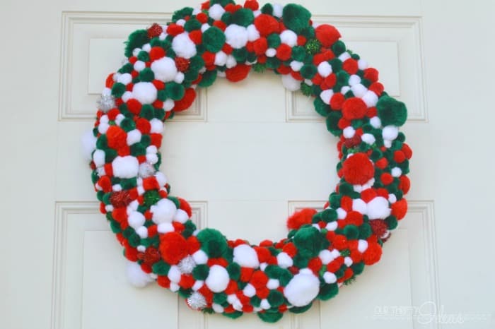 Pom-Pom-Christmas-Wreath
