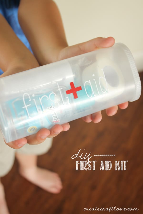 Small, portable DIY First Aid Kit that easily fits in purses and beach bags for any injuries the summer throws at you! via createcraftlove.com