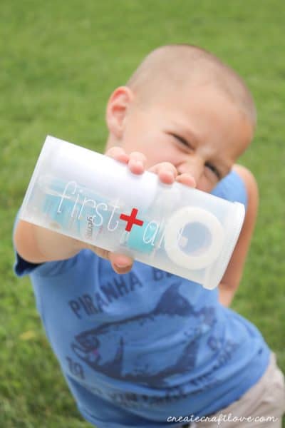Small, portable DIY First Aid Kit that easily fits in purses and beach bags for any injuries the summer throws at you! via createcraftlove.com
