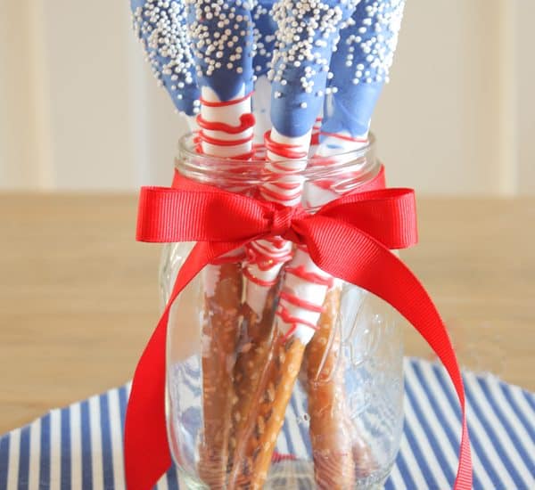These Red, White and Blue Dipped Pretzels are perfect for your Memorial Day or 4th of July celebration!