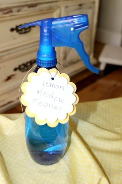 Make your own Homemade Window Cleaner! via createcraftlove.com