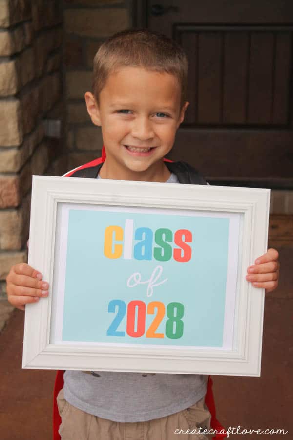 Print once, place in frame and use these Class of 2028 Printables year after year! via createcraftlove.com