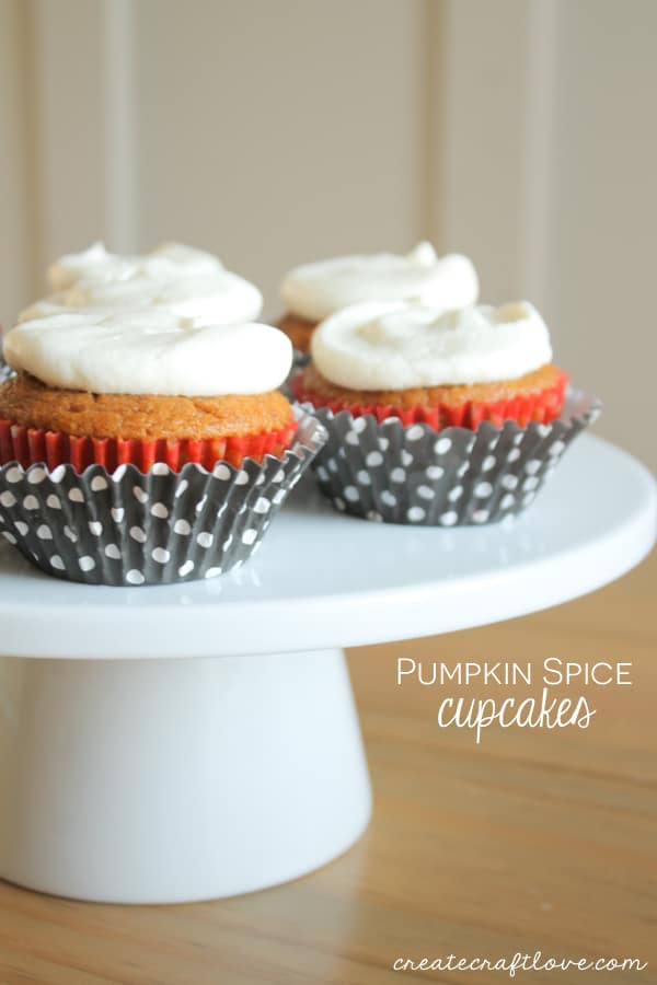 These Pumpkin Spice Cupcakes are everything fall is meant to be! via createcraftlove.com