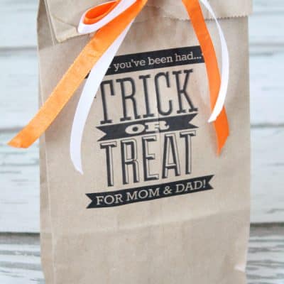 Why should the kids have all the fun? Grab this free Adult Treat Bag Printable to surprise the parents on Halloween! via createcraftlove.com