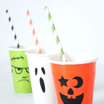 These Halloween Party Cups are so easy to make, it's scary! via createcraftlove.com