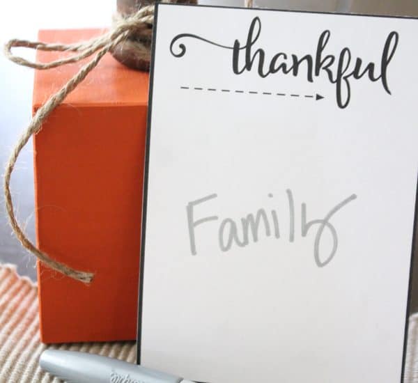 These Thankful Printables are great to set out on the Thanksgiving table to see what everyone is appreciative of today! via createcraftlove.com