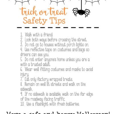 Review these Trick or Treat Safety Tips to guarantee everyone has a safe and happy Halloween! via createcraftlove.com