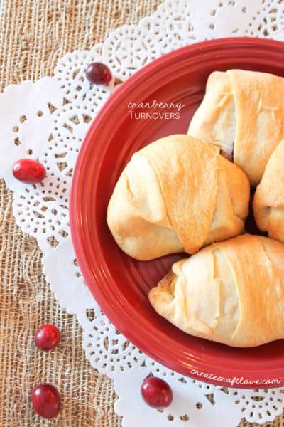 These Cranberry Turnovers are a new twist on an old favorite! #spon via createcraftlove.com