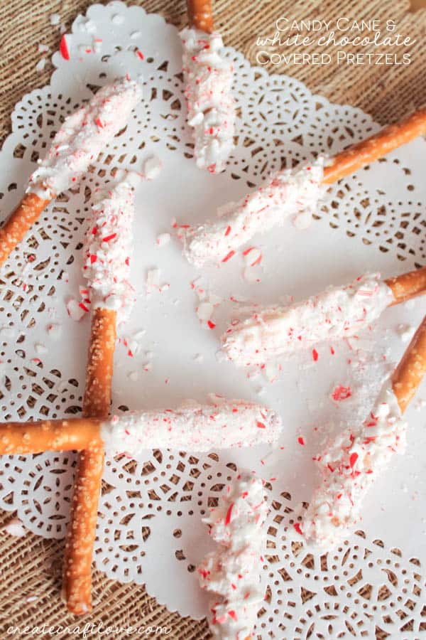 If you love Thin Mints, you will love these Candy Cane and White Chocolate Covered Pretzels! via createcraftlove.com