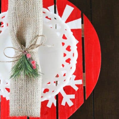 Dress up your holiday table with these Holiday Dinner Chargers! via createcraftlove.com