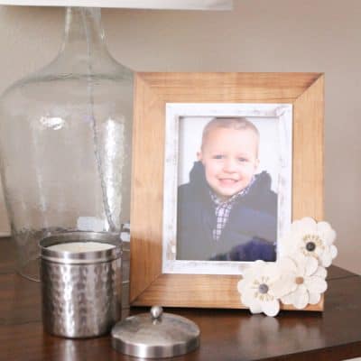 This Interchangeable Photo Frame is practical and functional! via createcraftlove.com