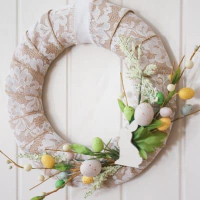 This Mini Easter Wreath is the perfect combination of elegance and simplicity! via createcraftlove.com