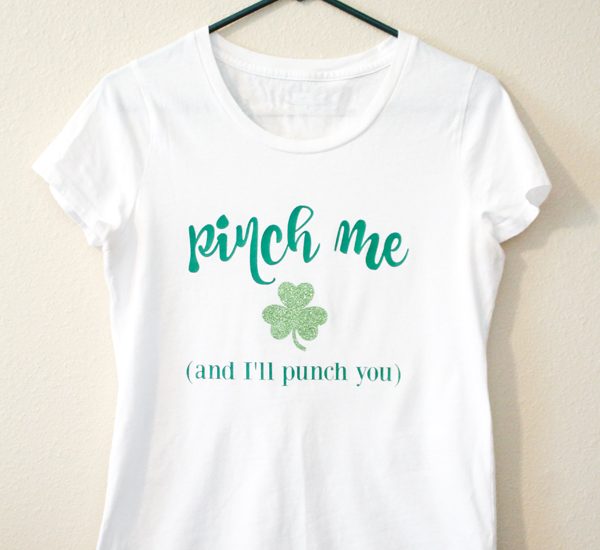 This Iron On St Patricks Day Shirt will protect you from pinching fingers! via createcraftlove.com