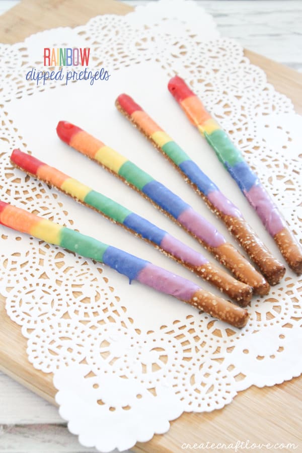 I decided to try something a little outside the box to create these Rainbow Dipped Pretzels! via createcraftlove.com