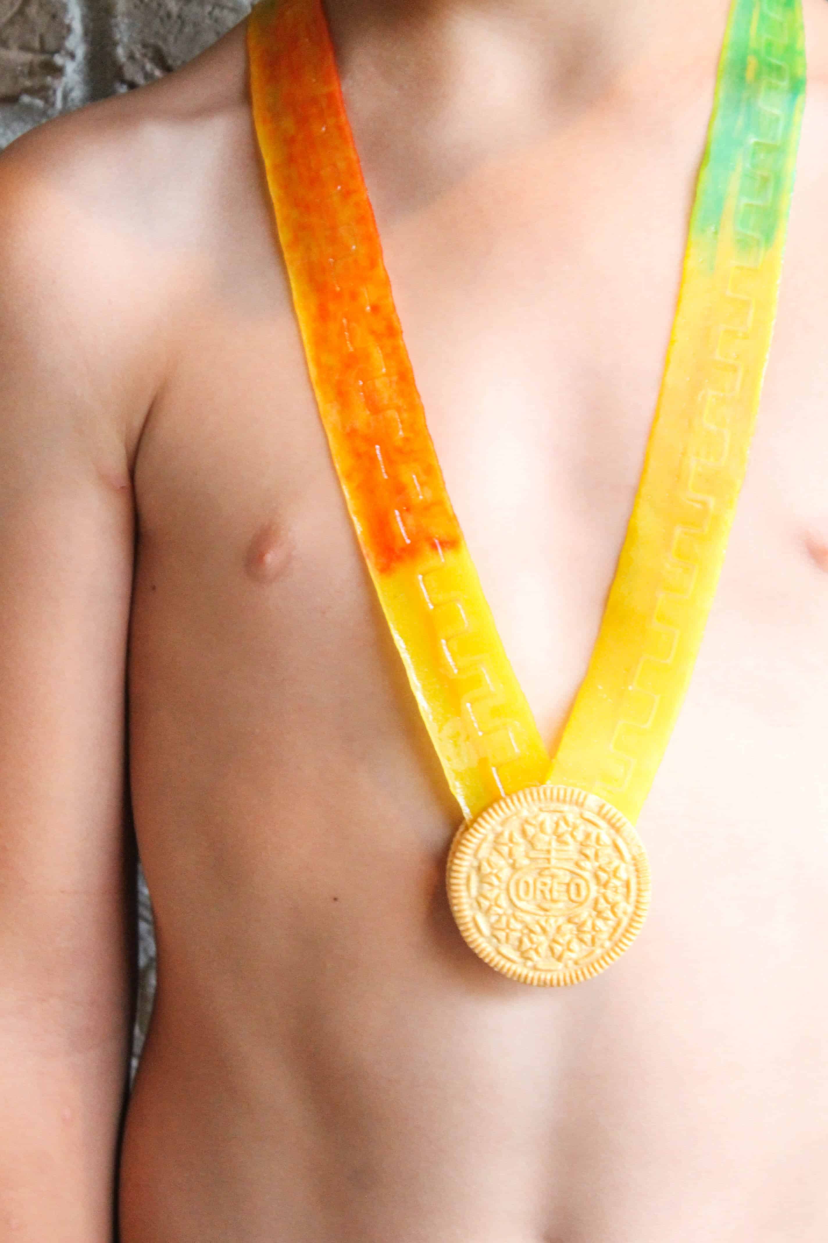 Whip up these Edible Olympic Medals for the Opening Ceremonies! via createcraftlove.com