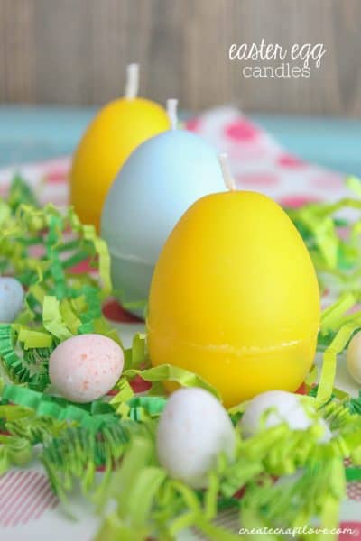 These Easter Egg Candles are sure to brighten up your spring decor! via createcraftlove.com