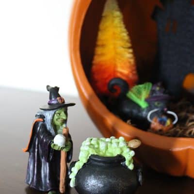 Create your own pumpkin diorama!