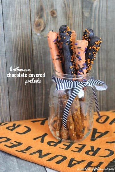 These Halloween Chocolate Covered Pretzels are perfect for your next party!