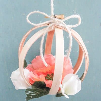 Create this stunning Embroidery Hoop Floral Orb to add to your spring decor!  Comes together in less than 10 minutes!