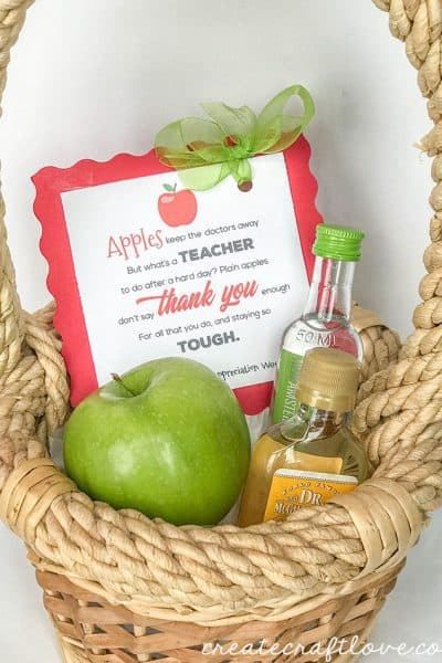 Help them celebrate another year in the books with this Appletini Teacher Appreciation Idea!