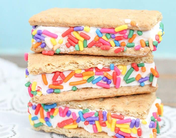 These Mini Ice Cream Sandwiches are an easy and fun treat to make with the kids!