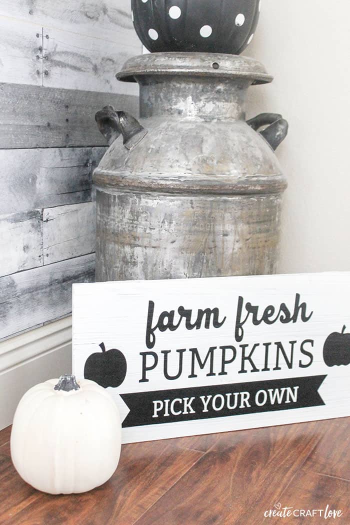 Farmhouse Pumpkin Sign
