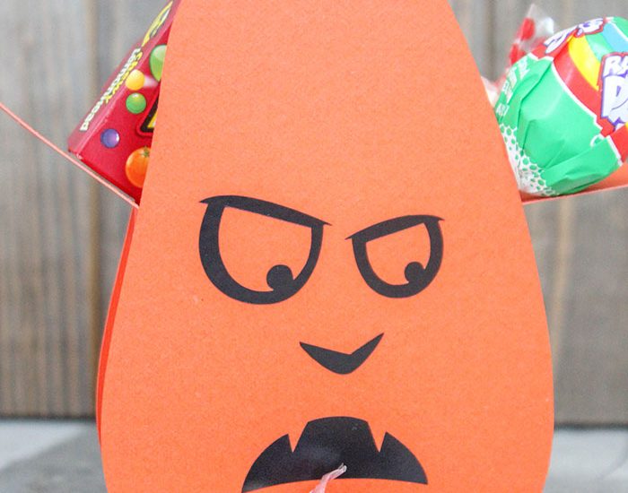 The kids will love these Paper Pumpkin Treat Boxes!