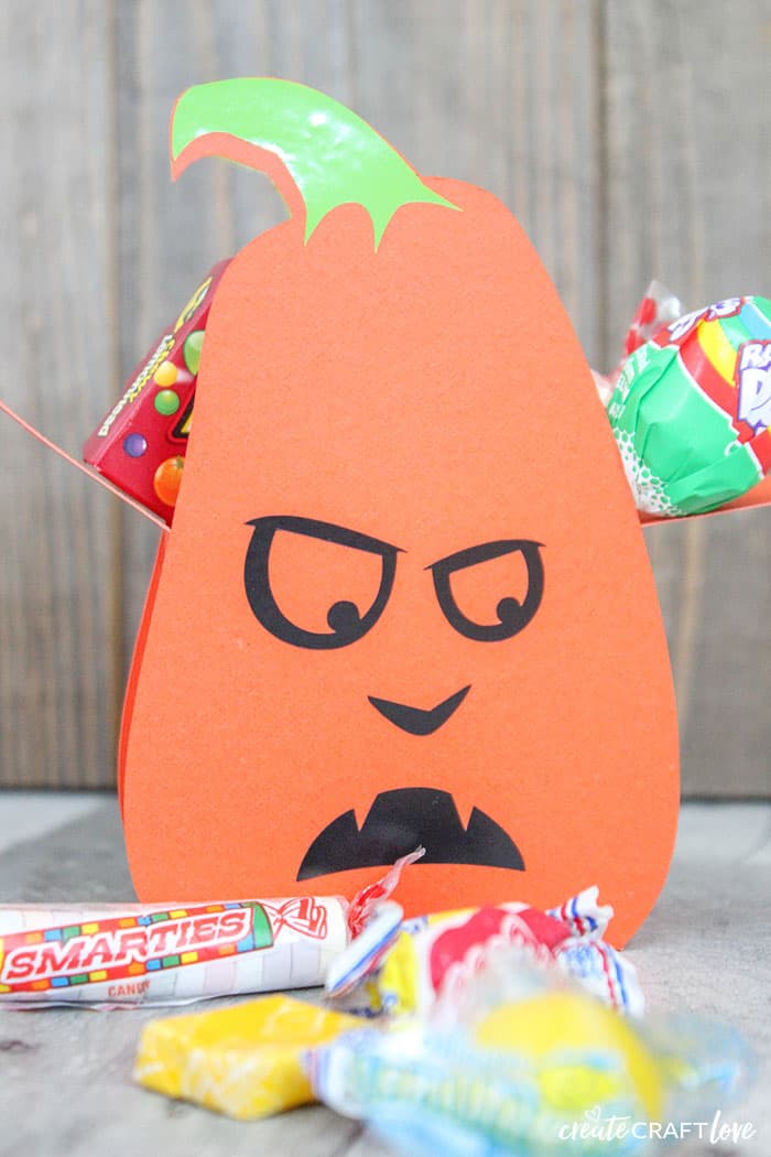 The kids will love these Paper Pumpkin Treat Boxes!